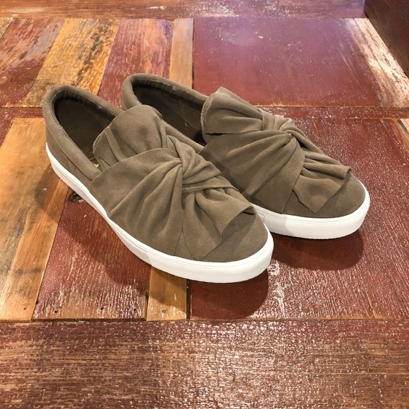 Mia Shoes Shoes - MIA | Zahara Taupe Slip-on Twist Front Sneaker